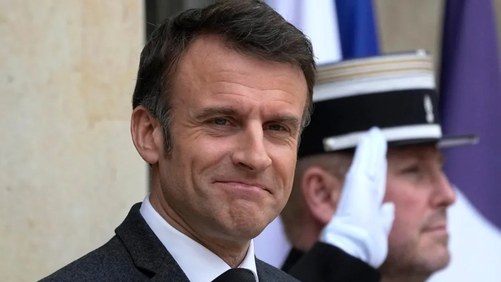 Macrón dialogará con Rusia