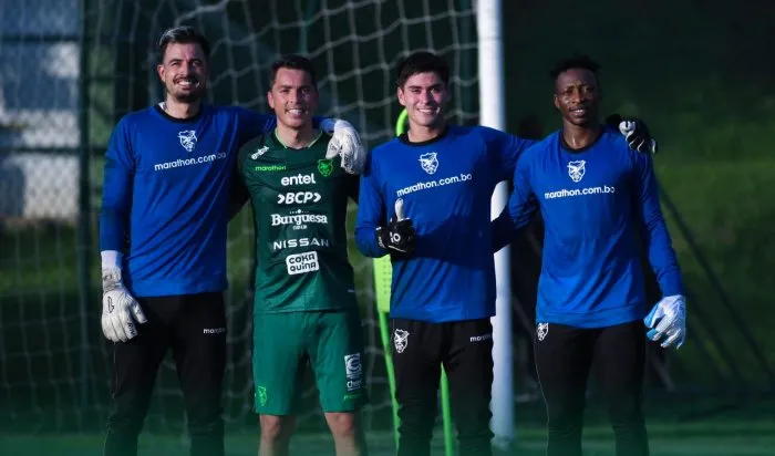 Akolongo en el entrenamiento de Bolivia