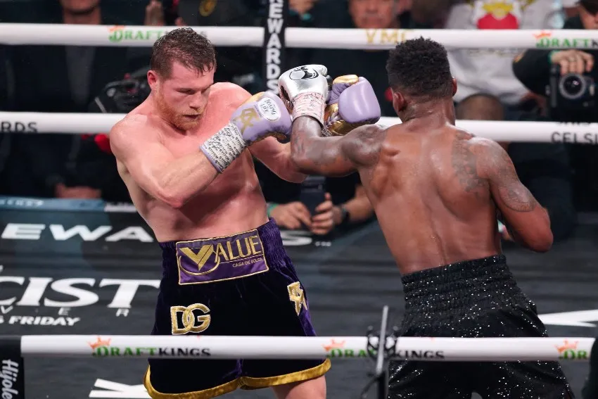 Munguía elogió a Canelo en conferencia