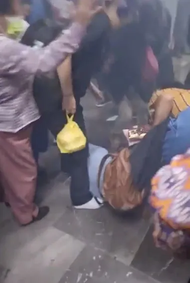 @labrugada Hubo usuarios que acabaron en el suelo.