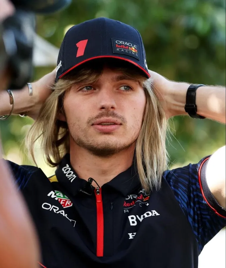 Max Verstappen se probó la peluca