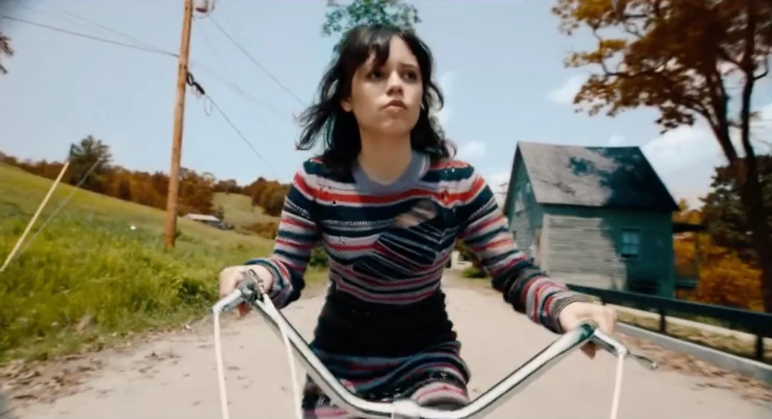 Jenna Ortega se estrena en esta nueva cinta.