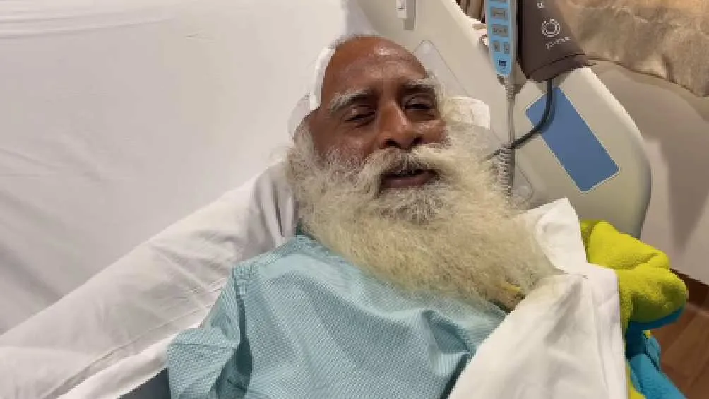 El gurú espiritual mandó un mensaje desde su cama de hospital.