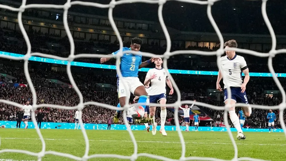 Momento del gol de Endrick