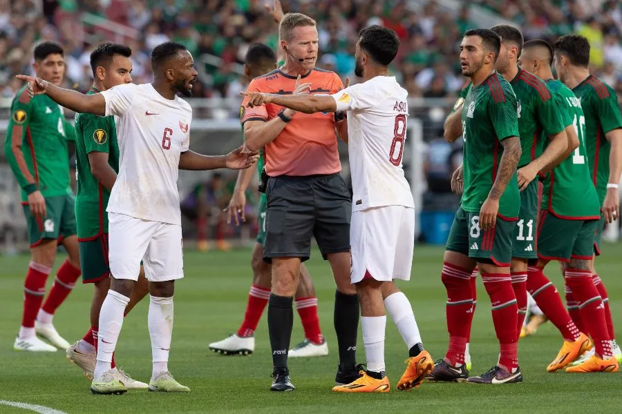 Drew Fischer en un duelo de Copa Oro de México