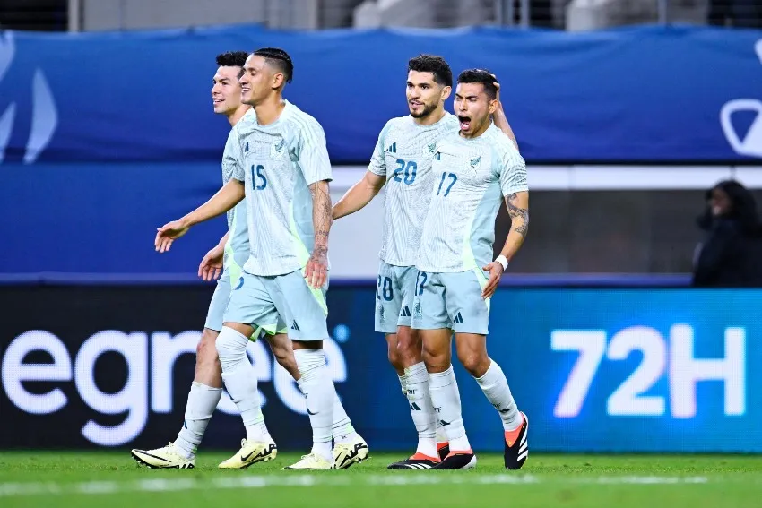 Festejo de los aztecas tras el gol