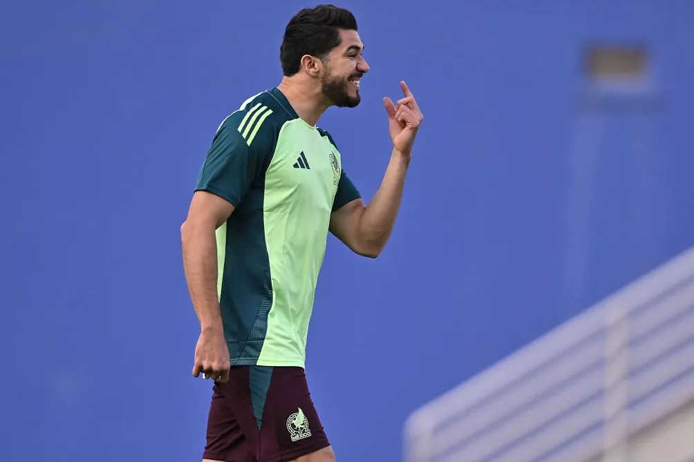 Henry Martín en entrenamiento con la Selección Mexicana