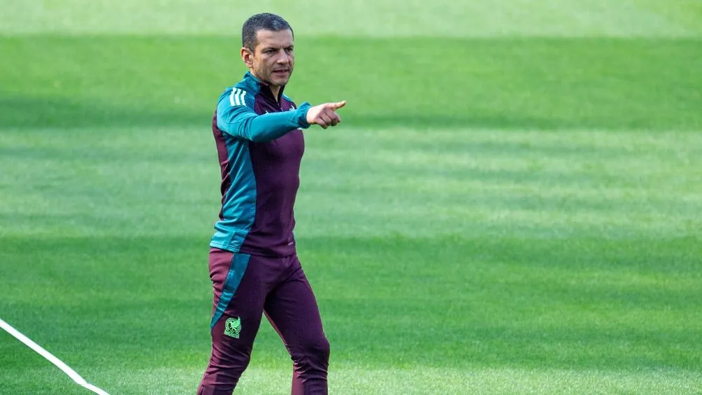 Lozano en un entrenamiento con el Tri