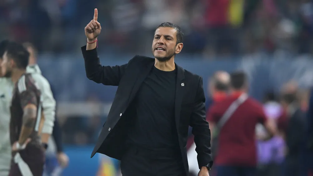 Lozano seguirá al frente de México