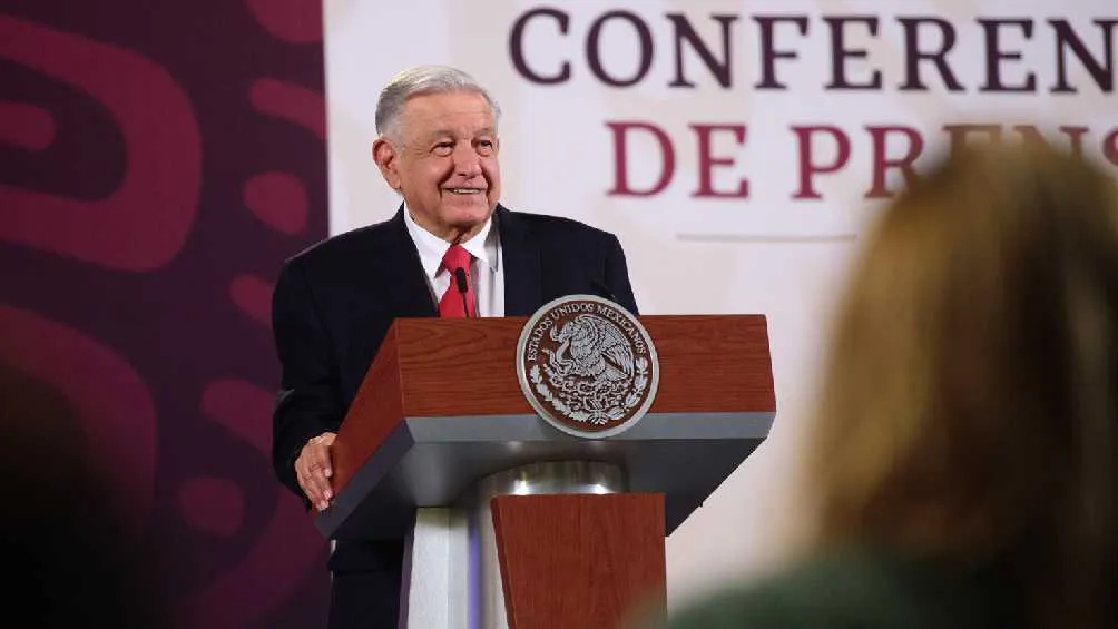 AMLO destacó que por fortuna no hubo lesionados tras el accidente.