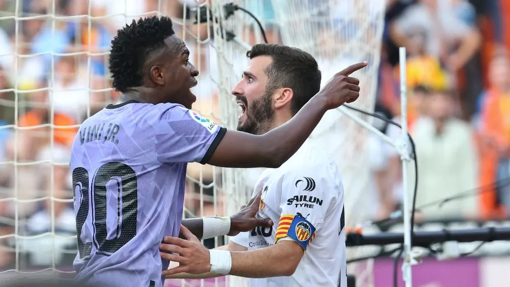 Vinicius en bronca con José Gayá