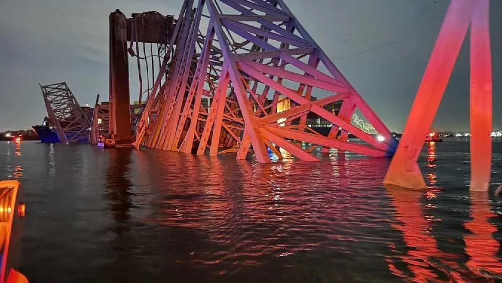 El buque llamado 'Dalí' apenas llevaba 30 minutos de un viaje que duraría 27 días.