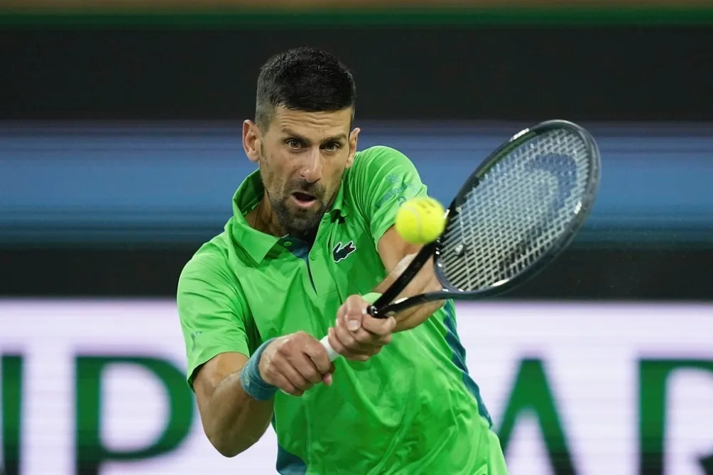 AP Djokovic en partido en Indian Wells