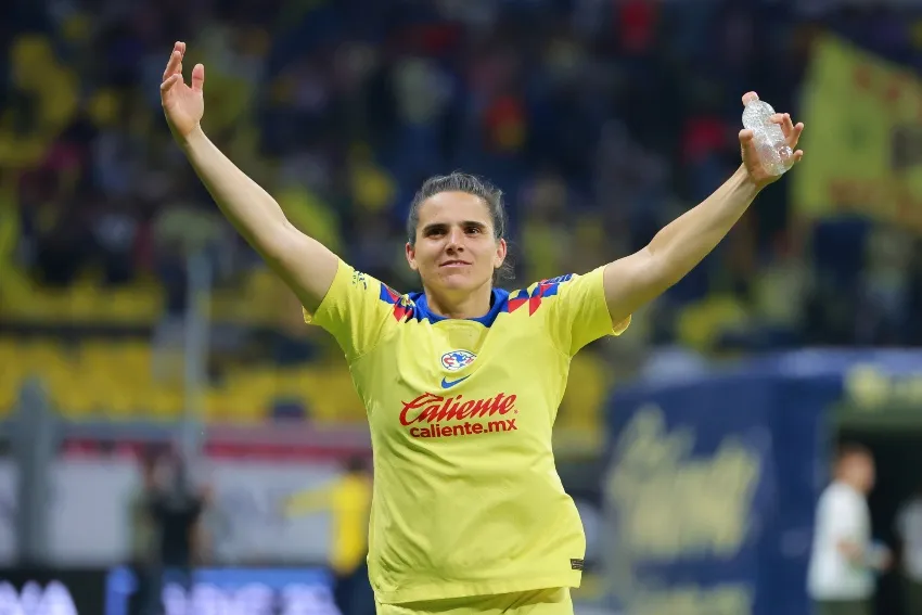 Andrea Pererira en un paritdo de América