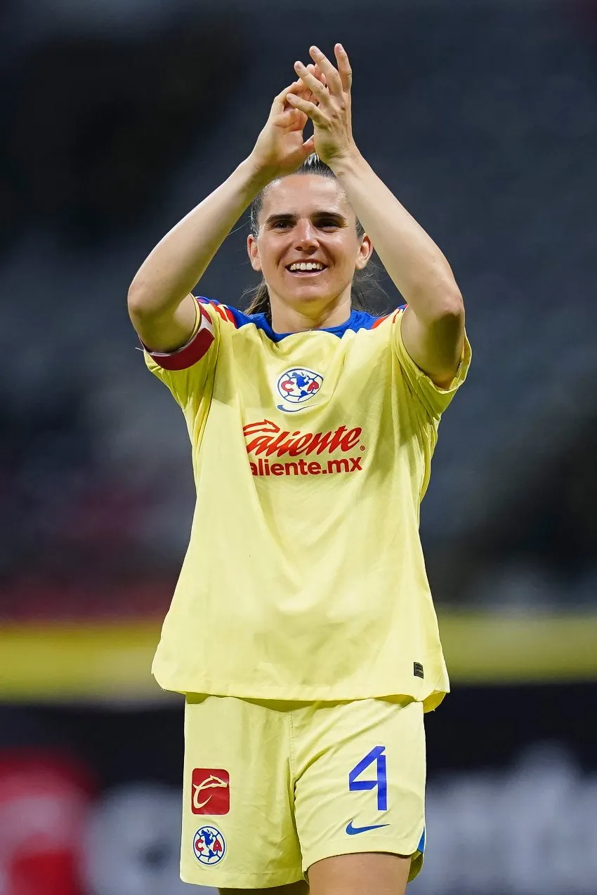 Andrea Pereira en celebración de gol