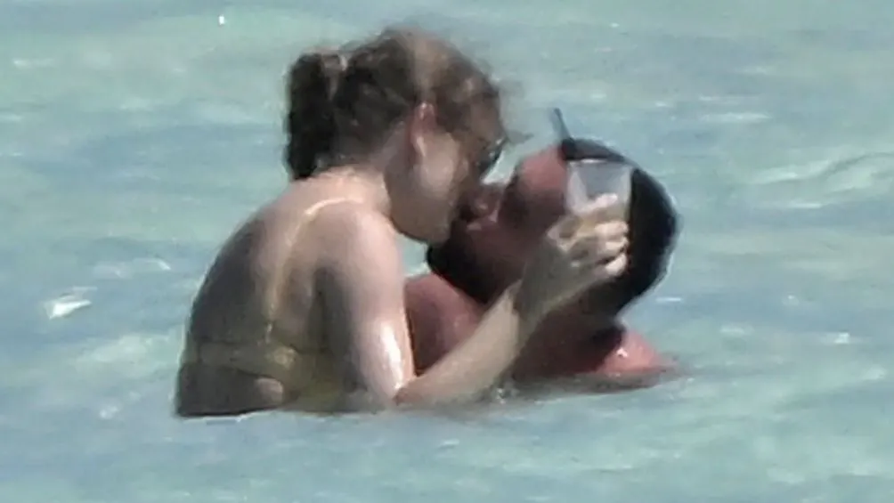 Kalce y Swift fueron captados durante sus vacaciones