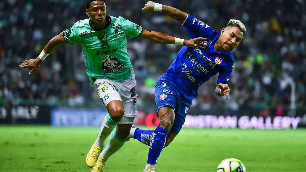 León ha dominado a Necaxa