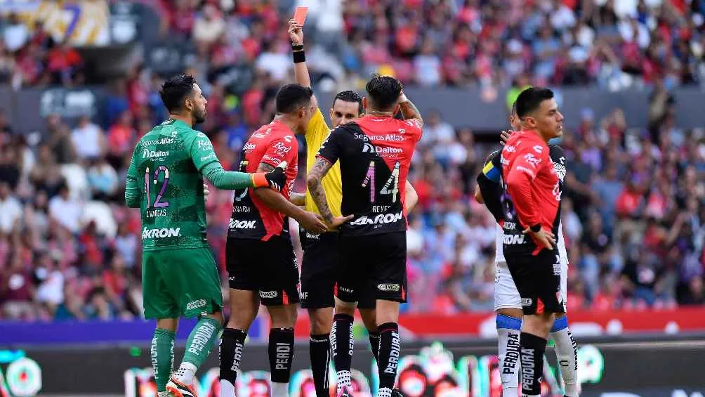 Santamaría fue expulsado