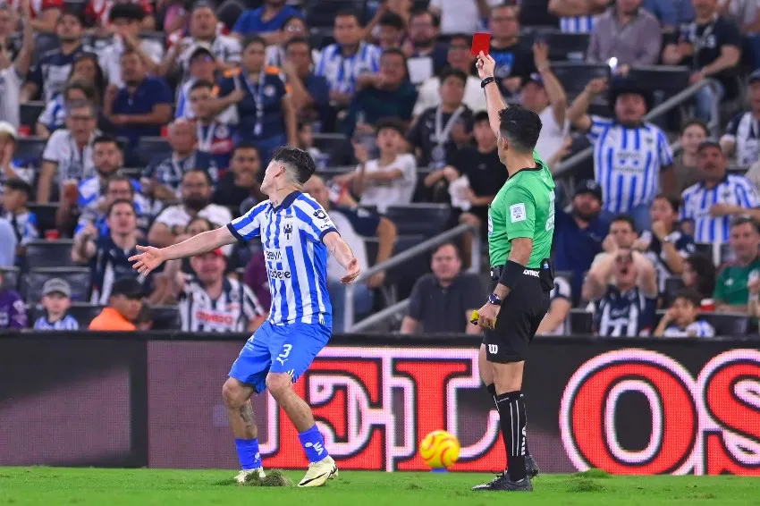 Arteaga tras ser expulsado por Adonai Escobedo