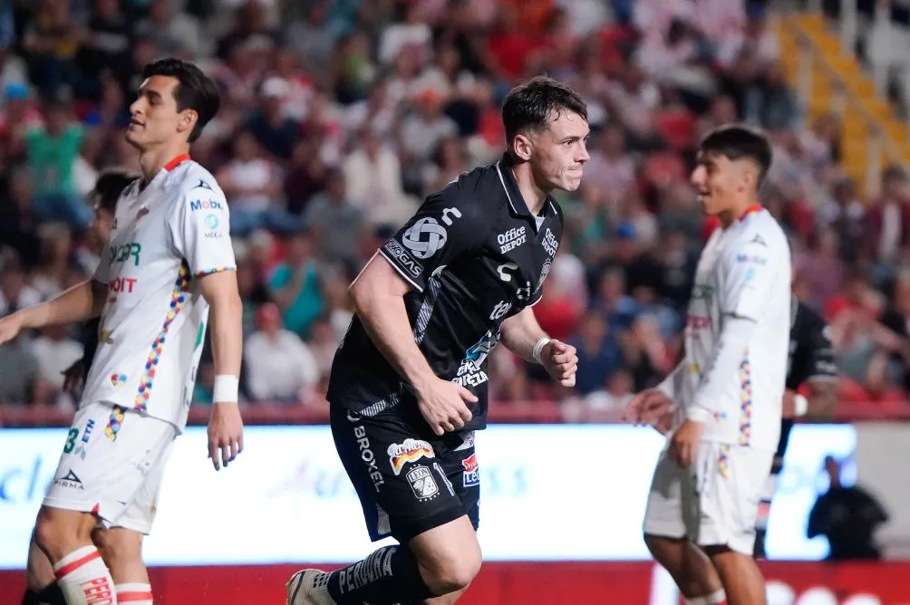 Viñas tuvo participación en las dos anotaciones esmeraldas