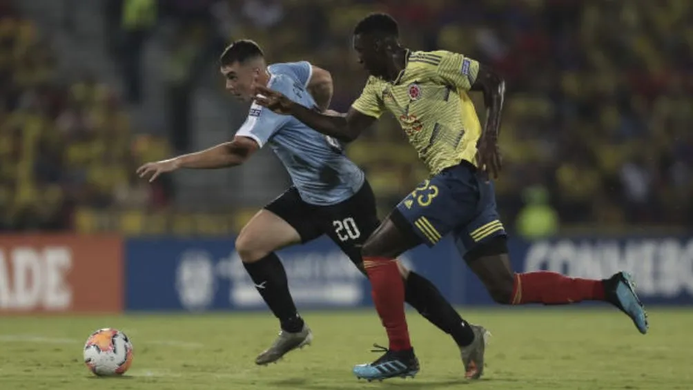 El delantero uruguayo en un partido con Uruguay