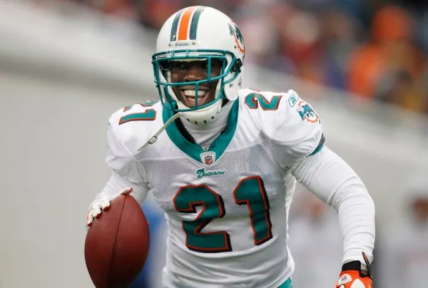 AP Davis en un partido de Dolphins