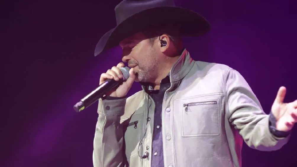 Bobby Pulido ofreció recompensa para dar con el responsable y demandarlo.