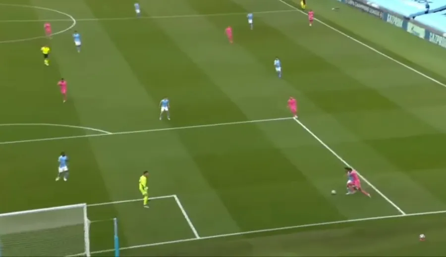 Raphael Varane 'regaló' el 1er gol ante Man City