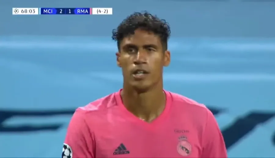 Raphael Varane en el duelo ante Manchester City