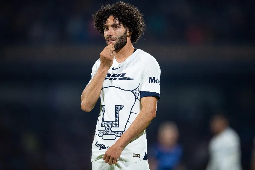 'Chino' Huerta en un partido de Pumas