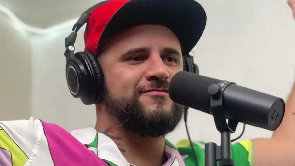 IG: @eltemach El Temach fue invitado a Canal 22 para debatir si era misógino o no.