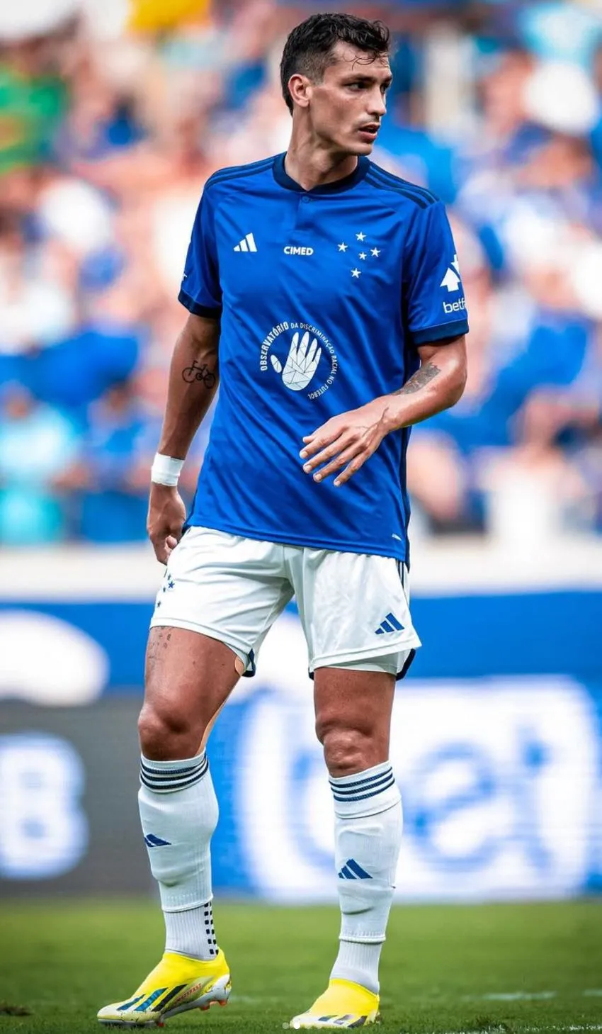 Dinenno en un partido de Cruzeiro