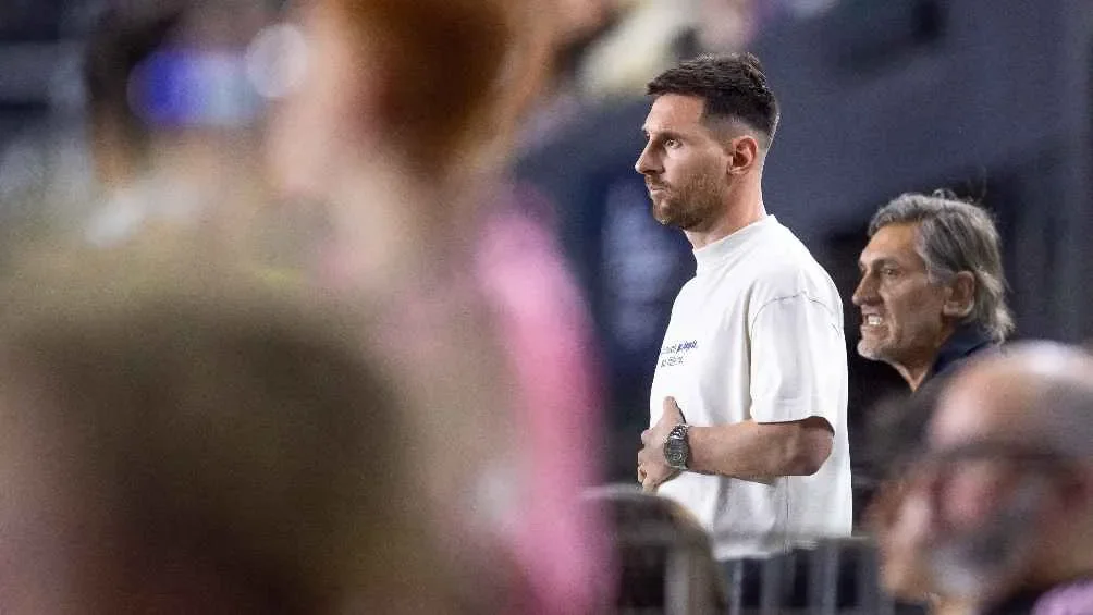 Messi acabó molesto con el arbitraje