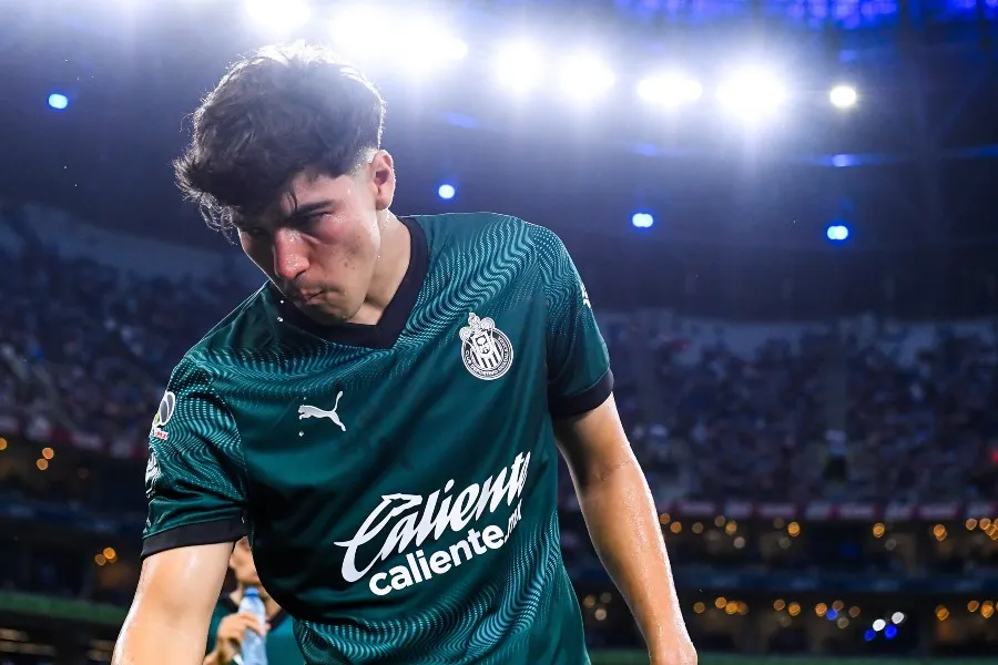 Erick Gutiérrez, mediocampista mexicano de Chivas