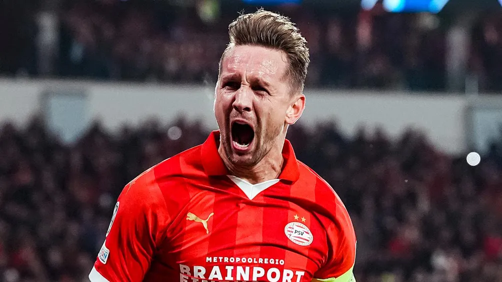 PSV De Jong, capitán y figura del conjunto de Eindhoven