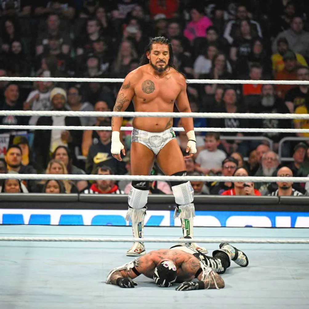 Santos Escobar está listo para su combate