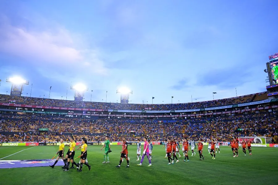 Estadio Universitario en el duelo ante Pachuca