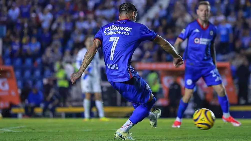 Antuna marcó un doblete