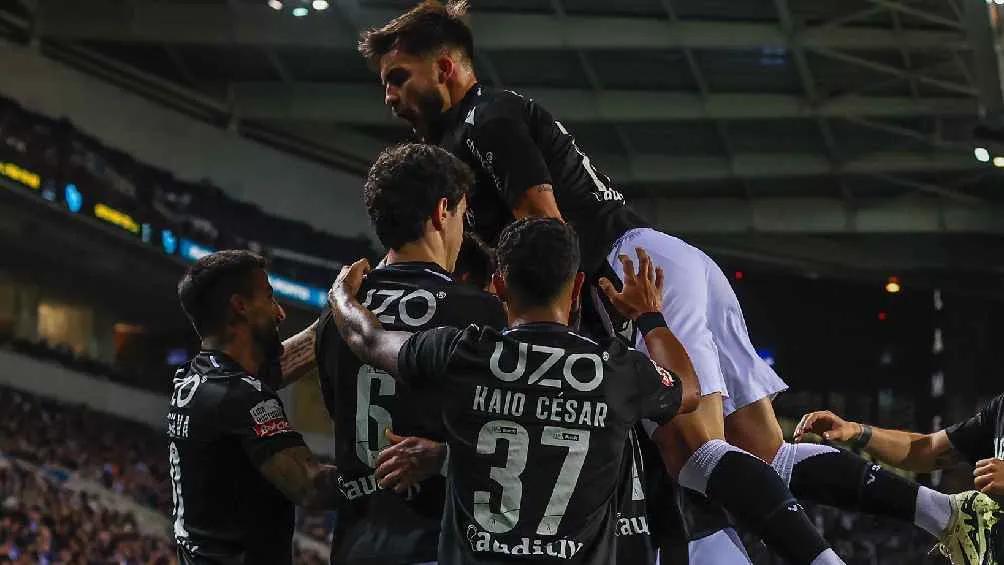 TWITTER @VitoriaSC1922 Vitoria ganó el partido
