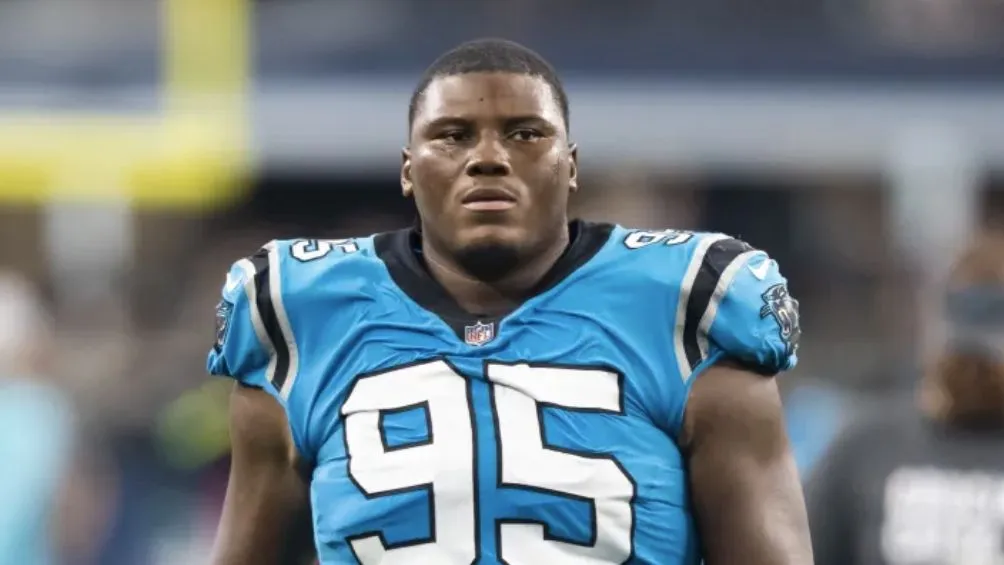 Brown se quedará en Carolina