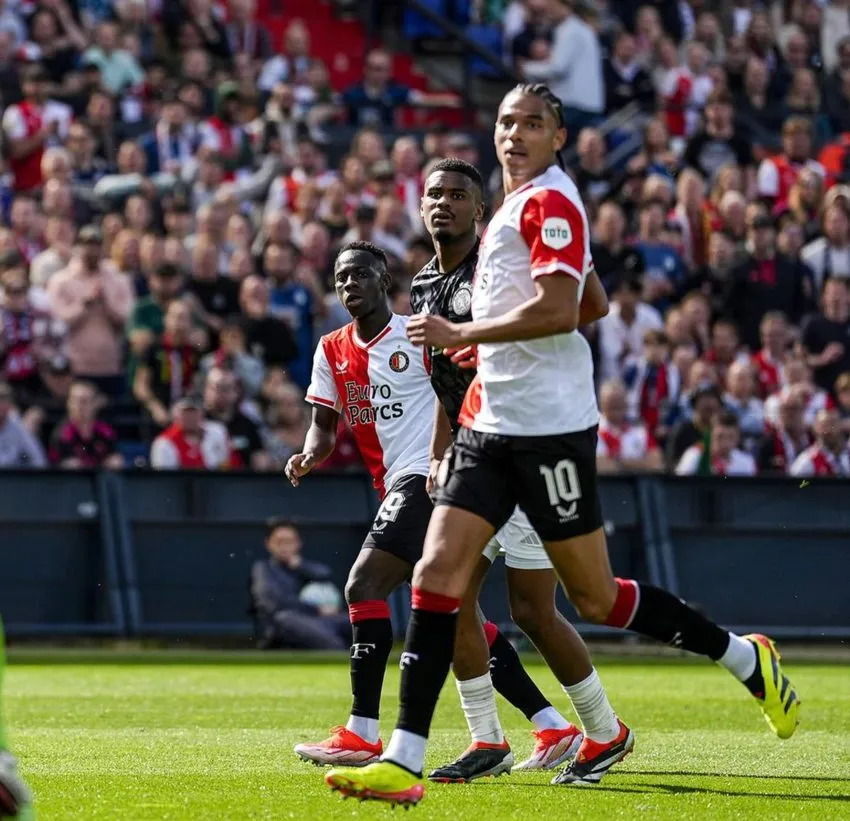 Los de Rotterdam vapulearon a los de Ámsterdam