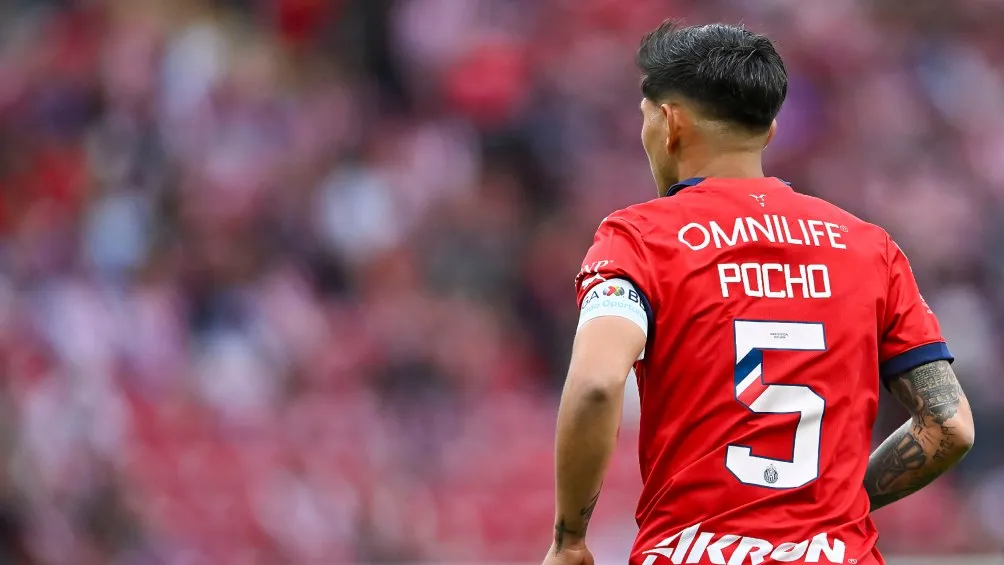 Víctor Guzmán perdió la titularidad con Chivas
