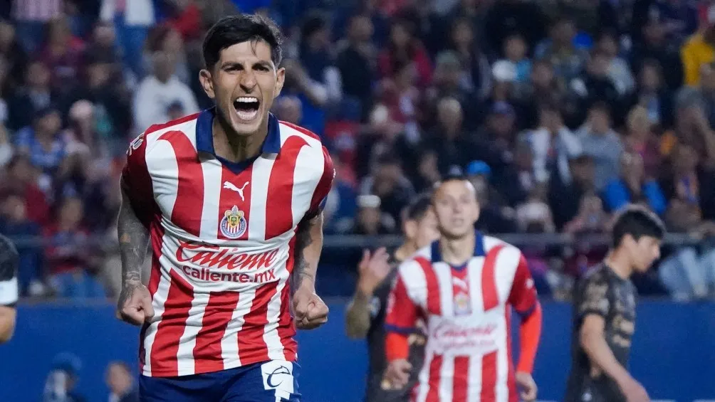 Guzmán es el jugador con más goles en Chivas