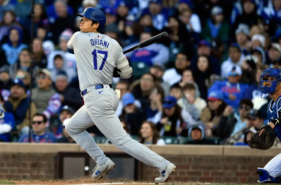 Shohei Ohtani conecta de hit