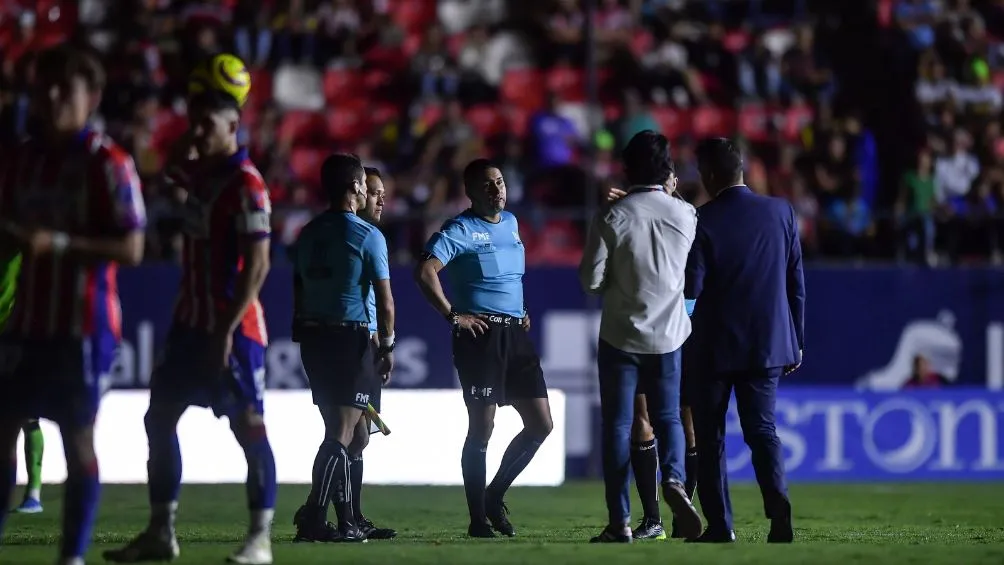 MEXSPORT El árbitro decidió no continuar con el encuentro