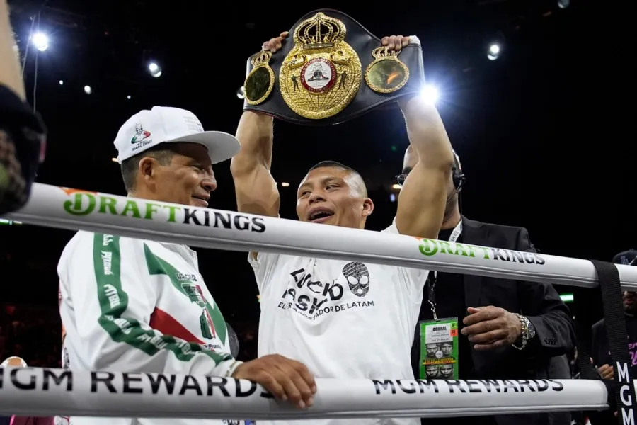 Isaac 'Pitbull' Cruz tras noquear a Romero