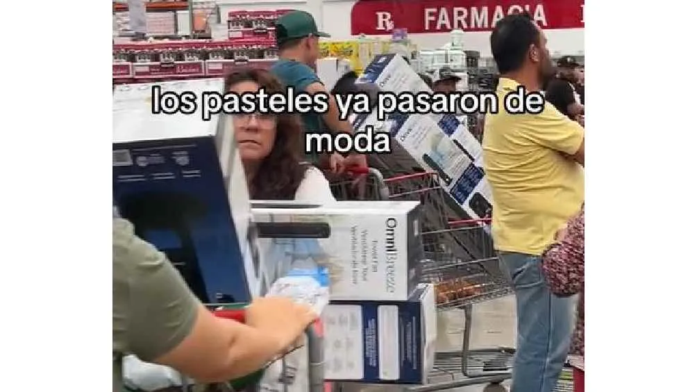 CAPTURA DE PANTALLA: TikTok: @daniao160 El precio de este artículo en la tienda de autoservicio es de 699 pesos.