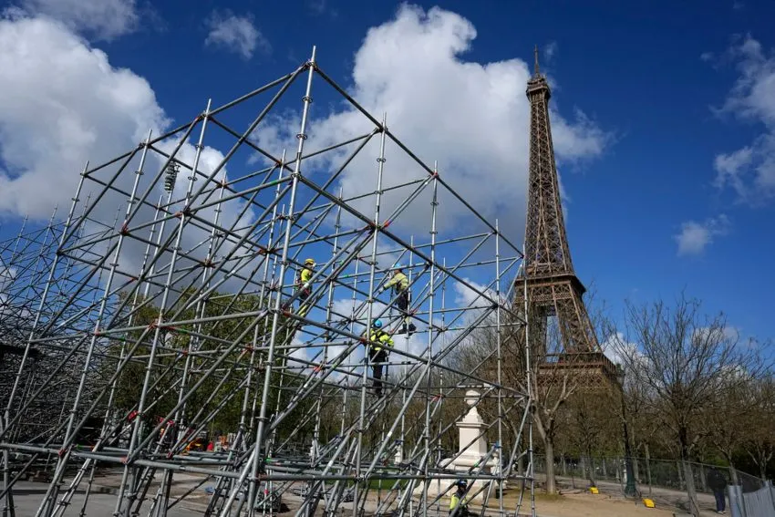 La Torre Eiffel lista para la justa