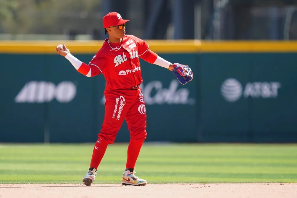 Robinson Cano en juego de exhibición frente a los Yankees