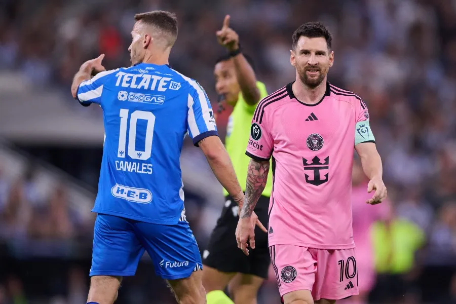 Sergio Canales frente a Lionel Messi